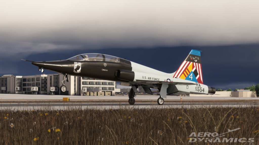 En vue SIM du T38 Talon d'Aero-Dynamics sur la piste