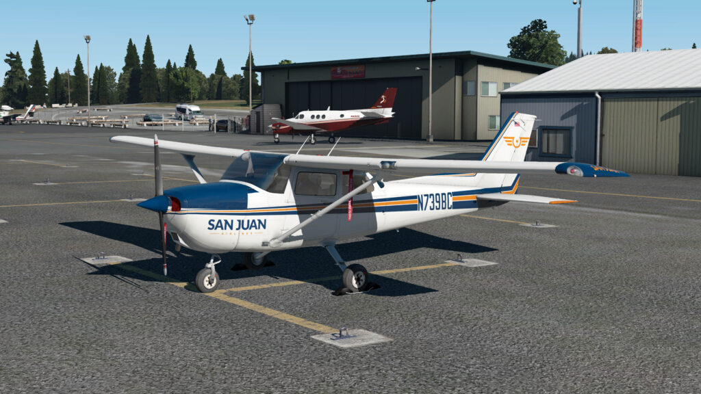 Laminar Research Cessna 172 stationné à l'aéroport dans X-Plane 12